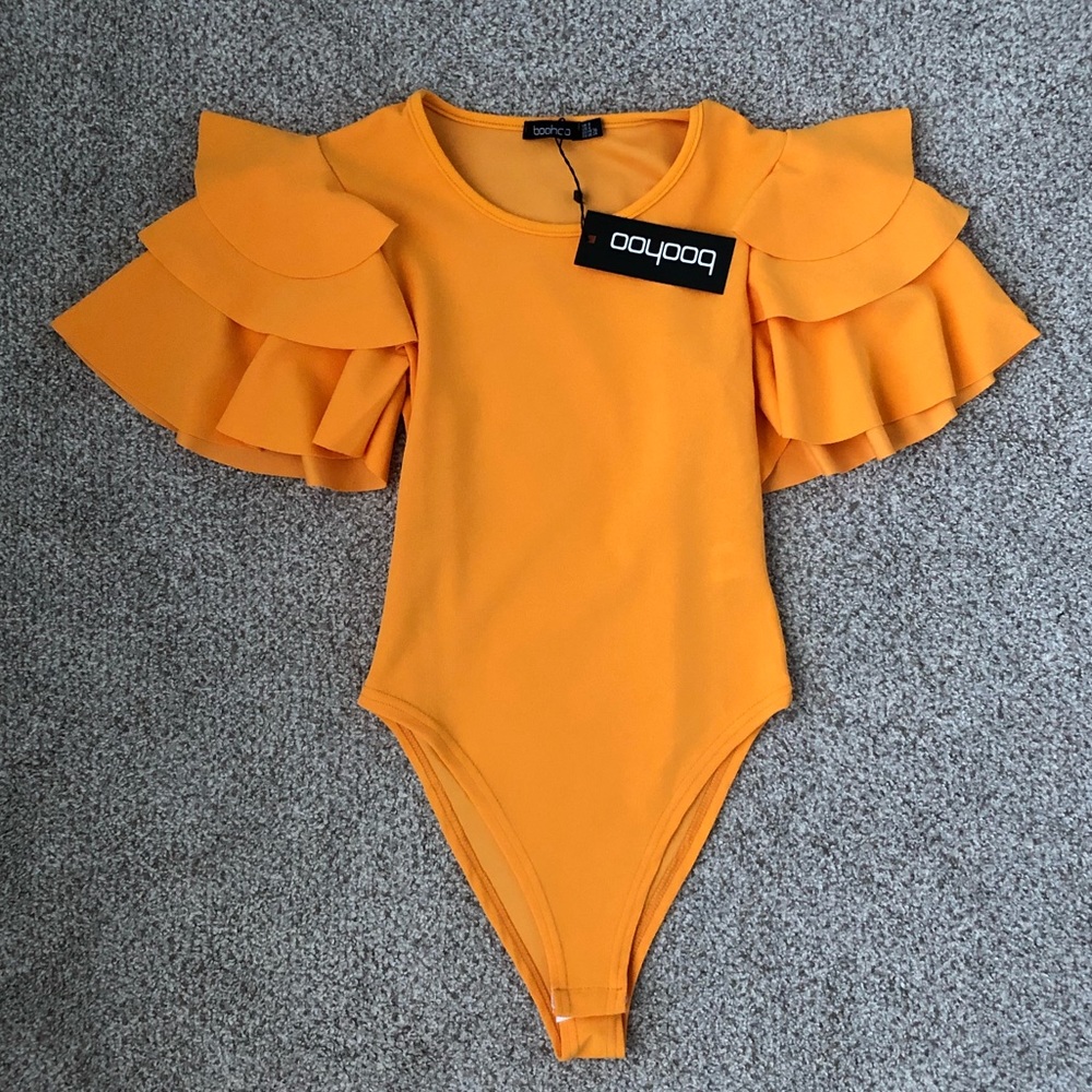 Mustard BOOHOO Bodysuit w/ Short Ruffled Sleeves